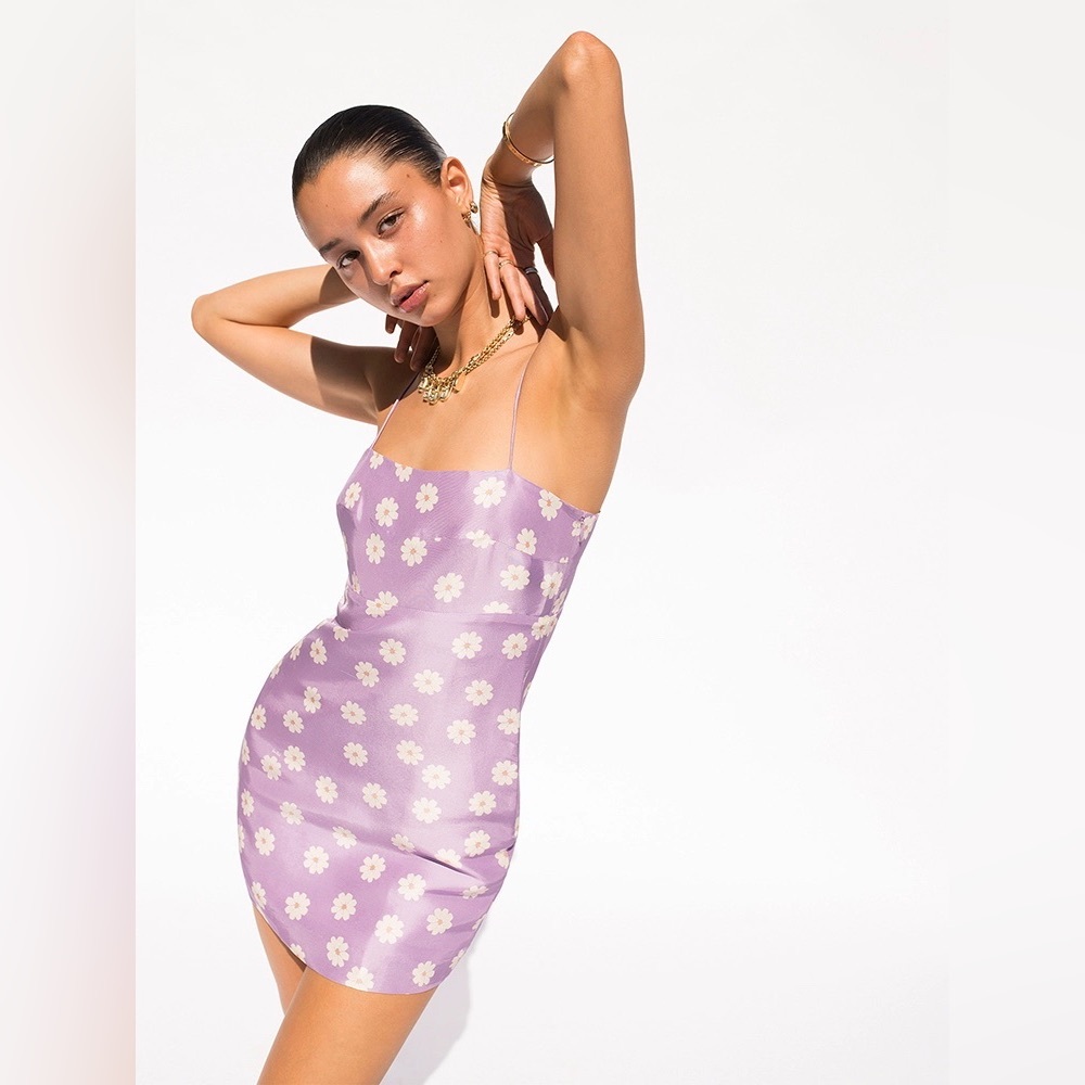 Réalisation Par The Christy Dress in As If